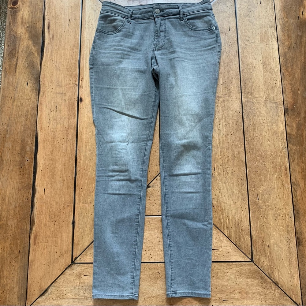 Old Navy Super Skinny Gray Faded Wash Jeans